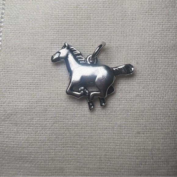 925 Sterling Silver Pendant JAMES AVERY Running Horse Charm - Picture 1 of 3